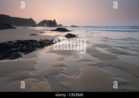 Cornish beach sunset Banque D'Images