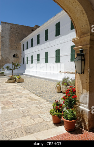 Cour sanctuaire couvent au sommet du Monte toro espagne Minorque Banque D'Images