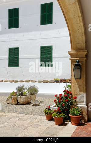 Cour sanctuaire couvent au sommet du Monte toro espagne Minorque Banque D'Images