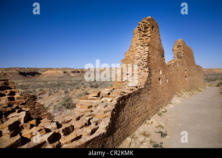 Les murs de grès de l'Anasazi grande maison de Hungo Pavi, Chaco Canyon National Historical Park, Nouveau Mexique Banque D'Images