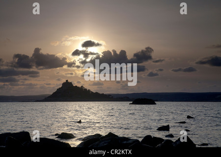 Coucher de soleil sur St Michael's Mount, Cornwall Banque D'Images