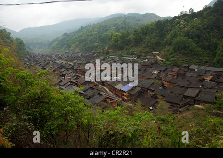 Zhaoxing village dong toits vus d'en haut, le sud de la Chine Banque D'Images