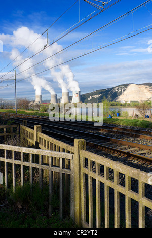 Centrale nucléaire de cruas sur le rhône entre Valence et Montélimar, département de l'Ardèche, région de Rhône-alpes Banque D'Images