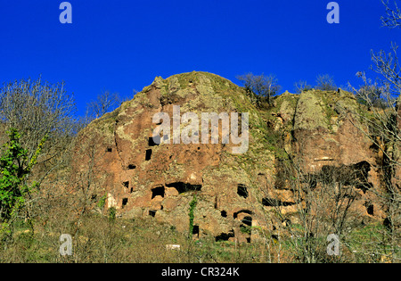 France, Puy de Dome, Saint Nectaire, grottes troglodytiques, grottes de Jonas Banque D'Images