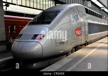 TGV, train à grande vitesse français, de Stuttgart à Paris, gare centrale, Stuttgart, Bade-Wurtemberg, Allemagne, Europe Banque D'Images