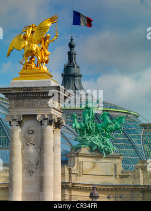 France Paris Pont Alexandre 111 détails & Grand Palais Banque D'Images