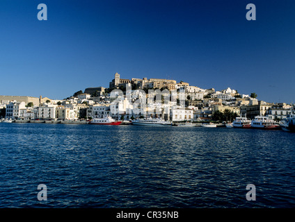 L'Espagne, Îles Baléares, l'île d'Ibiza, Eivissa (Ibiza), Dalt Vila (haute-ville) Patrimoine mondial de l'UNESCO, le port Banque D'Images