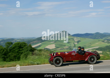 Alfa Romeo 6C 1500 GS, 1933, numéro 57 de course, rallye de voitures, voitures anciennes, Mille Miglia, 1000 Miglia, Loiano, Pianoro, Bologne Banque D'Images