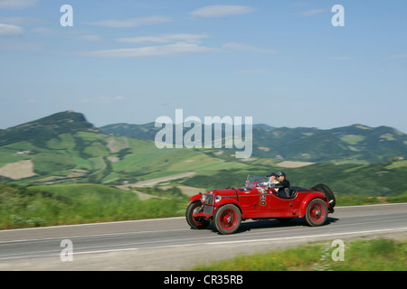 OM 665, rallye de voitures, voitures anciennes, Mille Miglia, 1000 Miglia, Loiano, Pianoro, Bologna, Italy, Europe Banque D'Images