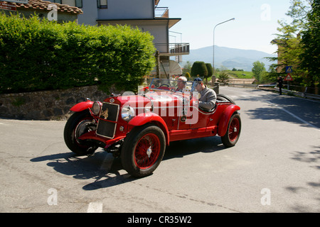 665 OM Superba, 19293, Johann Georg Fendt Fendt, Corinna, vintage car race Mille Miglia ou 1000 Miglia, Radicofani, Toscane Banque D'Images