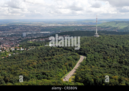 Vue sur la tour de télécommunication de la tour de télévision de Stuttgart, Stuttgart, Bade-Wurtemberg, Allemagne, Europe Banque D'Images