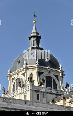 Dôme, cathédrale Santa María la Real de la Almudena ou Cathédrale de l'Almudena, Madrid, Spain, Europe Banque D'Images