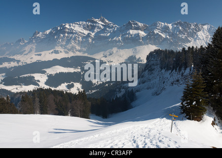 Mt. Saentis avec la station supérieure, région de l'Alpstein dans les Alpes Suisses, dans le Canton de Luzern, Suisse, Europe Banque D'Images