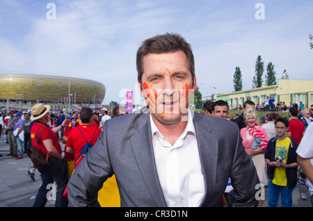 GDANSK, Pologne-JUN 12 : fans italiens allumer une benagala dans la ville de gdnask le soir avant l'Italie Espagne match d'Eurocup 2012 le 12 juin 2012 à Gdansk, Pologne Banque D'Images