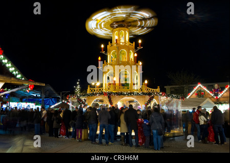 Pyramide de Noël, marché de Noël à Bruchsal, Bade-Wurtemberg, Allemagne, Europe Banque D'Images