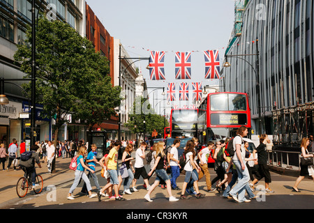 Oxford Street à Londres, décoré de drapeaux Union Jack pour célébrer le Jubilé de diamant de la Reine. Utilisation éditoriale [seulement] Banque D'Images