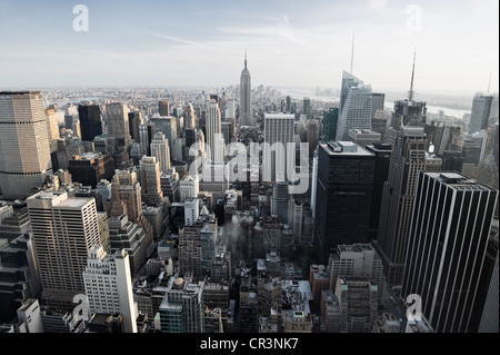 Vue depuis le Rockefeller Center avec l'Empire State Building, Manhattan, New York, USA Banque D'Images