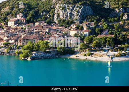 La France, Var, parc naturel régional du Verdon, Le Lac de Sainte Croix, village de Bauduen Banque D'Images