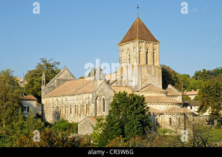 Eglise Saint Hilaire l'église, le Français moyen, Chemin de Saint Jacques, Melle, Poitiers, département des Deux-Sèvres, Poitou-Charentes, France Banque D'Images