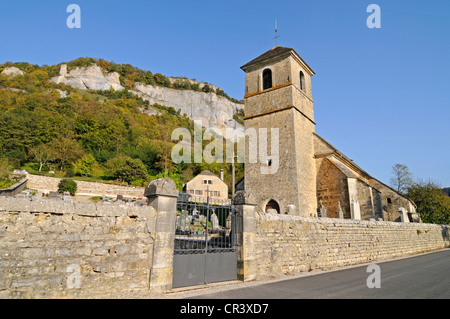 L'église du village, cimetière, village, communauté, Baume-les-Messieurs, Lons-Le-Saunier, département du Jura, Franche-Comté, France Banque D'Images
