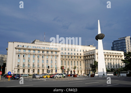 Monument, Place de la Révolution, Bucarest, Roumanie, Europe orientale, Europe, PublicGround Banque D'Images