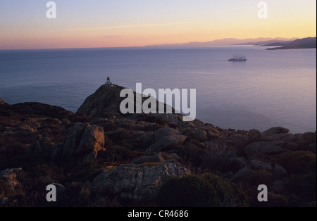 France, Haute Corse, Calvi, avec le Cap Corse et le Désert des Agriates en arrière-plan, la pointe de la Revellata et Banque D'Images