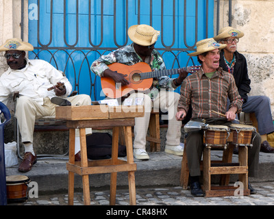 Musiciens cubains dans la vieille ville de La Havane, Cuba, Amérique Latine Banque D'Images