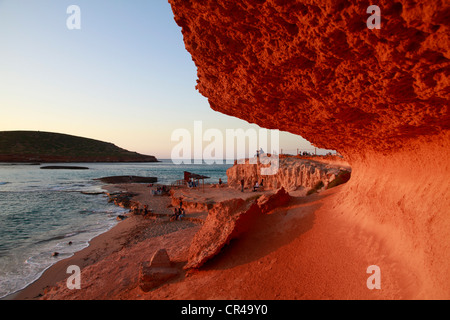 Coucher du soleil à Cala Conta, Platges de Comte beach, Ibiza, Espagne, Europe Banque D'Images