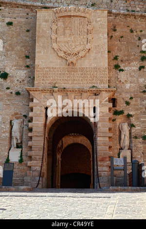 Portal de Ses Taules, porte d'entrée principale de la citadelle fortifiée de Dalt Vila, Ibiza, Espagne, Europe Banque D'Images