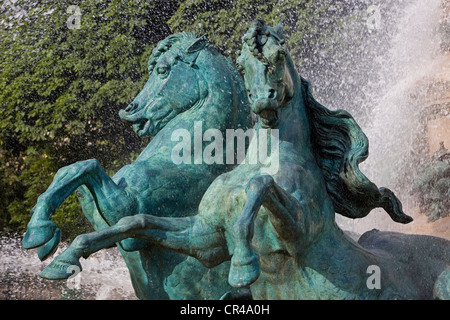 France, Paris, fontaine Carpeaux les chevaux dans le jardin de l'observatoire Banque D'Images