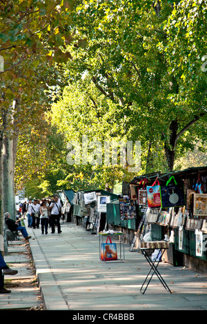 Vente de livres d'occasion, Quai de la Tournelle, dans la ville de Paris, France, Europe Banque D'Images