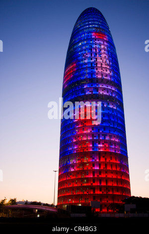 Torre Agbar ou Tour Agbar, 142m d'un gratte-ciel, conçu par l'architecte Jean Nouvel, Glorias Square, Barcelone, Catalogne, Espagne Banque D'Images