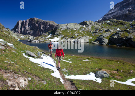 France Savoie Méribel Le Parc National de la Vanoise Parc National de La Vanoise Mont Coua lake 2660 m dominé par Grand Mont Banque D'Images