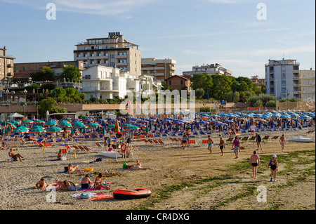 Plage de Cattolica, Cattolica, Province de Rimini, Émilie-Romagne, côte Adriatique, Italie, Europe Banque D'Images