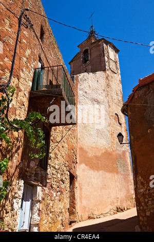 La France, Vaucluse, Luberon, Roussillon, étiqueté Les Plus Beaux Villages de France, Tour de l'horloge Banque D'Images