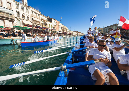 La France, l'Hérault, Sète, canal Royal (Royal Canal), la fête de la Saint Louis (St Louis), la fête des joutes de la mer Banque D'Images