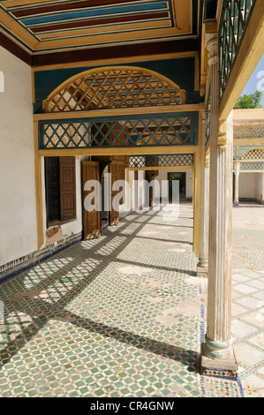 Dans la cour intérieure du Palais El Bahia Médina, vieille ville de Marrakech, UNESCO World Heritage Site, Maroc, Afrique du Nord Banque D'Images