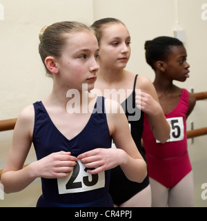 Les Auditions pour l'English National Ballet à leur siège à Chelsea Londres. Banque D'Images