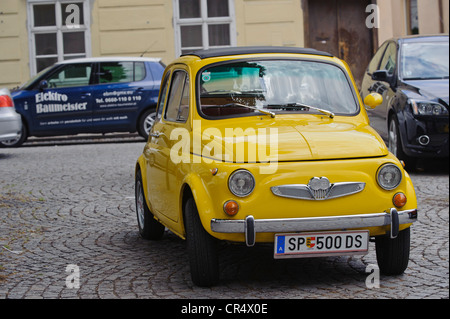 Fiat 500, voiture classique, Krems, vallée de la Wachau, Basse Autriche, Autriche, Europe Banque D'Images