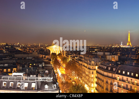 France, Paris, la Rue Tronchet (rue Tronchet) et l'église de la Madeleine Banque D'Images