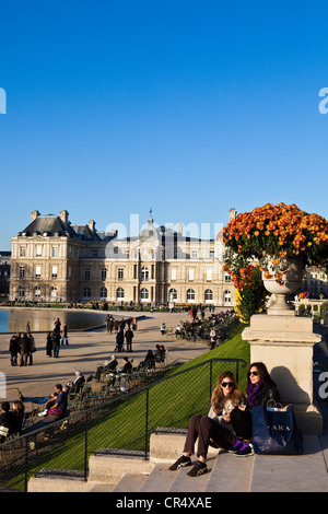 France, Paris, le Jardin du Luxembourg à l'automne Banque D'Images