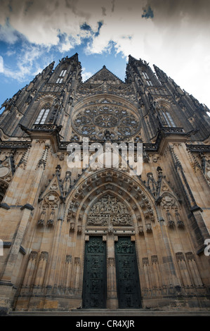 La Cathédrale Saint-Guy, l'entrée principale, la Bohême, Prague, République Tchèque, Europe Banque D'Images