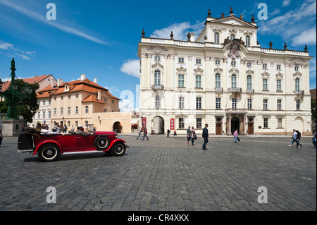 Palais de l'archevêque à la place Hradcany, Prague, la Bohême, République Tchèque, Europe Banque D'Images