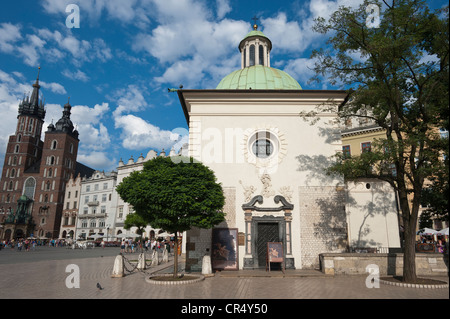 L'église de saint Adalbert, à gauche l'église de la Vierge Marie, Rynek ou place du marché, Cracovie, Pologne, Europe, Malopolska Banque D'Images