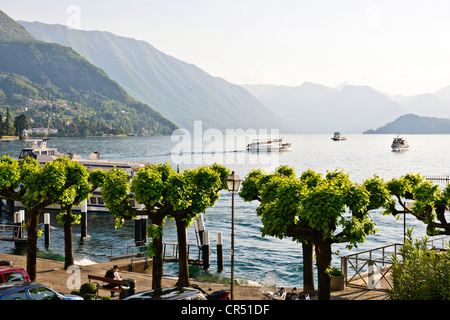 Tremezzo en face de Bellagio, en Ferry,Villas,Jardins,Destination populaire en été, le lac de Côme, les lacs italiens, Italie Banque D'Images