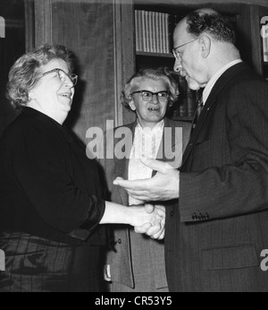 Flynn, Elizabeth Curley, 7.8.1890 - 5.9.1964, politicienne américaine (CPUSA), visite en Allemagne de l'est, avec Walter et Lotte Ulbricht, Berlin-est, 5.9.1960, , Banque D'Images