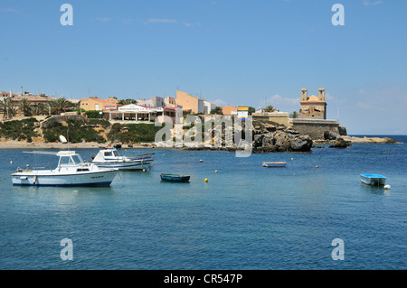 Bateaux de pêche dans le port de l'île de Tabarca, Alicante, Costa Blanca, Espagne, Europe Banque D'Images