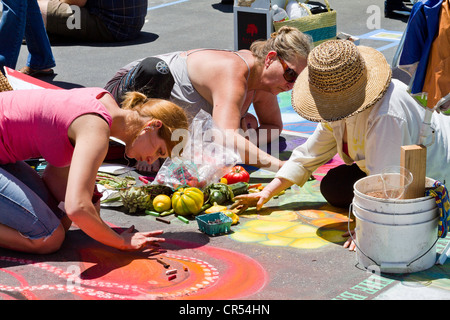 Ce dessin à la craie sur les artistes dans la rue "Santa Barbara" en Californie Banque D'Images