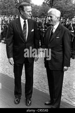 Weizsaecker, Richard von, 15.4.1920 - 31.1.2015, politicien allemand (CDU), président de la République fédérale d'Allemagne 1984 - 1994, en pleine longueur, avec George Bush Senior, lors de la visite d'État du président américain en Allemagne, Bonn, 30./31.5.1989, Banque D'Images