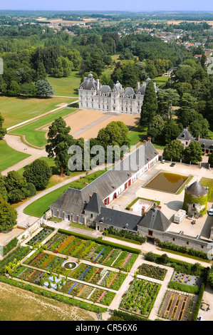 France, Loir et Cher, Cheverny Château (vue aérienne) Banque D'Images